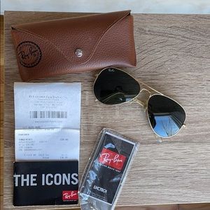 Ray-Ban Gold Frame Black Lens Aviator Sunglasses